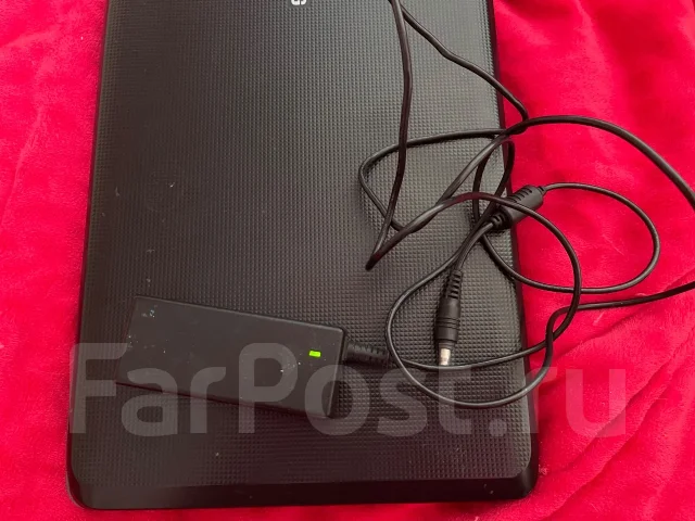 Samsung R528. 15.6", ��� 3072 ��, ���� 250���, WiFi: 1, Bluetooth: 1 ����