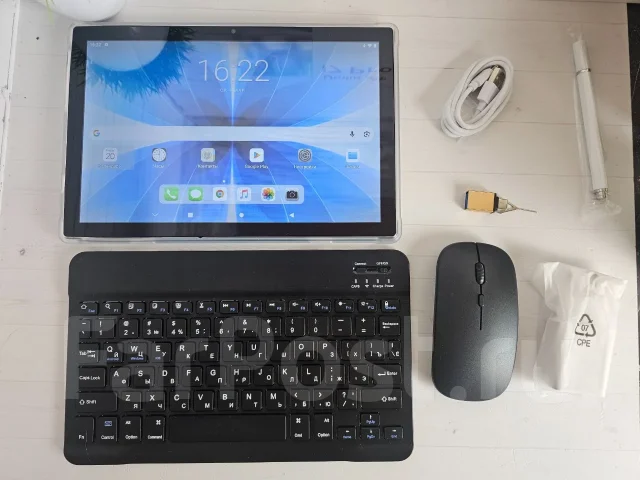������� � ����������� Umiio i17 Pro Max. 10.1 ������, ������ 16 �� ����