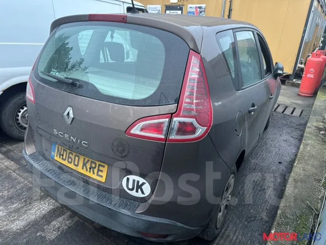 ������� Renault Scenic 2009-2012 21000297 8200665518 ����