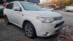 Mitsubishi Outlander ����