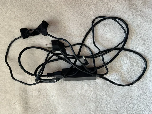 HP Pavilion 15. 15.6", 2,5����, ��� 12 ��, ���� 1���, WiFi: 1, Bluetooth: 1, ����������� �� 1��. ����