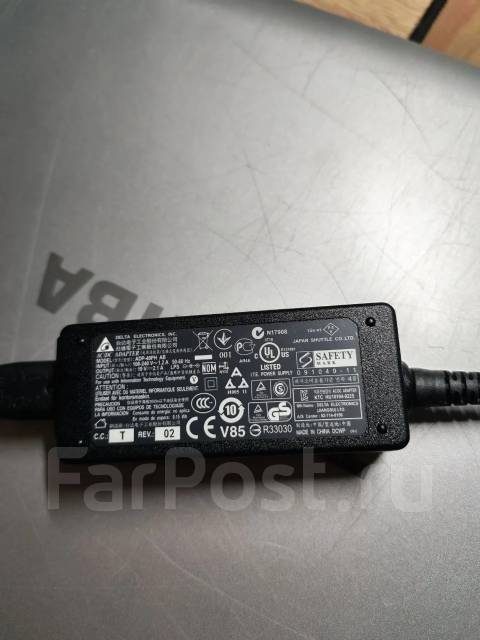 Toshiba Satellite L500-1WP. ��� 4 �� ����