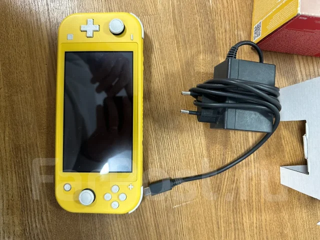 Nintendo Switch Lite ����