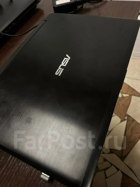 Asus VivoBook. 15.6", 64����, ��� 8 �� ����