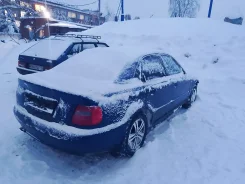 Audi A4 ����