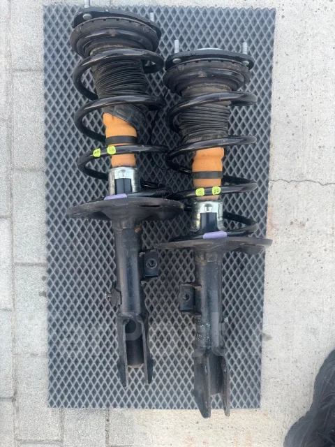 ����������� Toyota VOXY ZRR80 ����