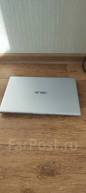 Asus. 14", 2,6����, ��� 4 ��, ���� 120���, WiFi: 1, Bluetooth: 1, ����������� �� 6��. ����