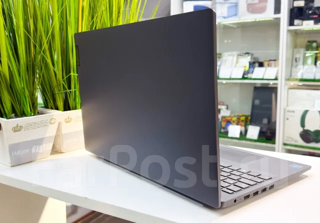 Lenovo V15. 15.6", WiFi: 1, Bluetooth: 1 ����