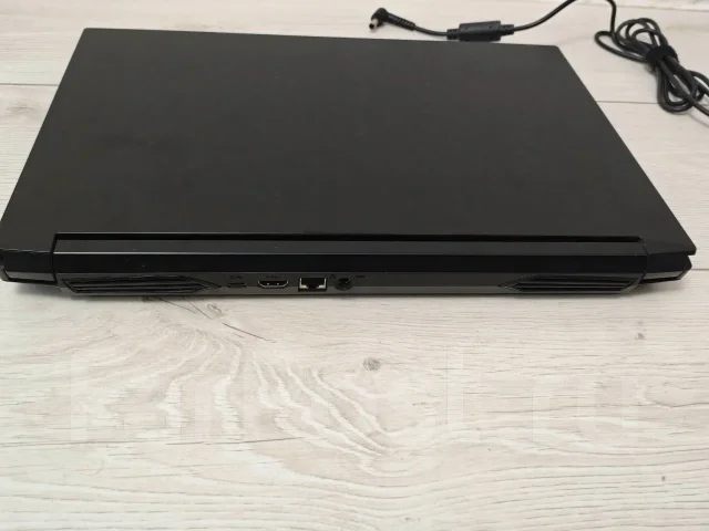 Hasee. 15.6", ��� 16 ��, ���� 500���, WiFi: 1, Bluetooth: 1, ����������� �� 2��. ����
