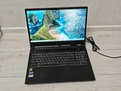 Hasee. 15.6", ��� 16 ��, ���� 500���, WiFi: 1, Bluetooth: 1, ����������� �� 2��. ����