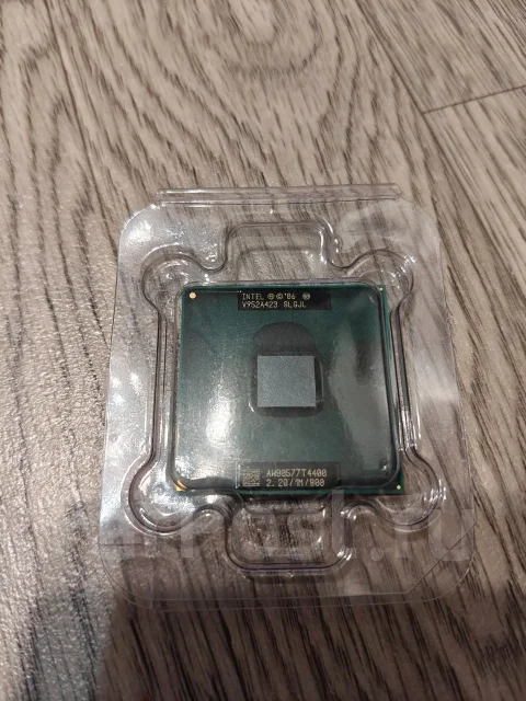 Intel Pentium T4400 ����