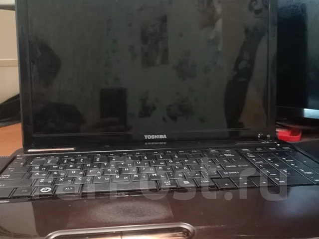Toshiba. 15.6", 2,3����, ��� 64 �� � ������, ���� 5���, WiFi: 1, Bluetooth: 1, ����������� �� 10��. ����