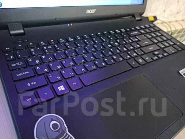 Acer Aspire ES1-512. 15.6", 2,2����, ��� 2048 ��, ���� 320���, WiFi: 1, Bluetooth: 1, ����������� �� 1��. ����