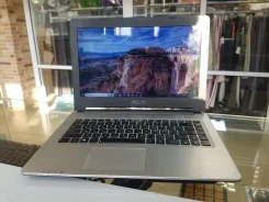 Asus. 14", 2����, ��� 4 ��, ���� 240���, WiFi: 1, Bluetooth: 1 ����