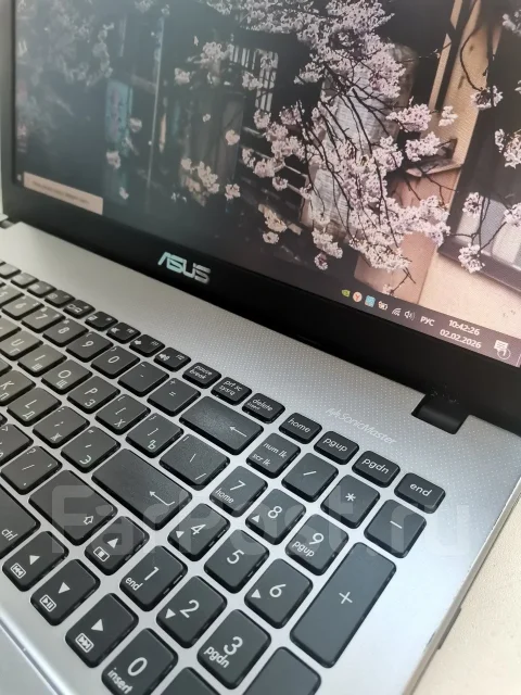 Asus X550CC-XO062H. 15.6", 1,8����, ��� 4 ��, ���� 256���, WiFi: 1, Bluetooth: 1, ����������� �� 1��. ����