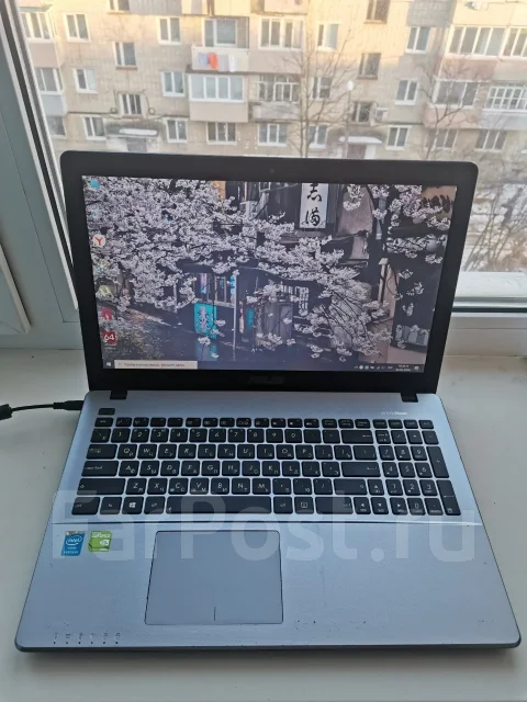 Asus X550CC-XO062H. 15.6", 1,8����, ��� 4 ��, ���� 256���, WiFi: 1, Bluetooth: 1, ����������� �� 1��. ����