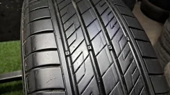 Kumho Solus HS63
