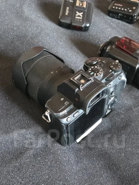 Sony Alpha ILCE-7RM3 Kit. 20 � ����� ��, ���: 5� ����