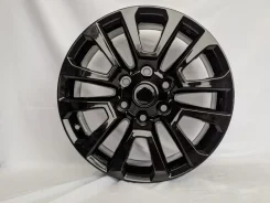 Kahn RS-2. 7.5x18", 6x139.7, ET25, �� 106,2���. ��� ����� �� ������������ ����