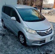 Honda Freed. ��� �������� ����