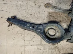 ����� ���������� (������������) Ford Focus 1 (98-05) 1064128 ����� 1064128 ����