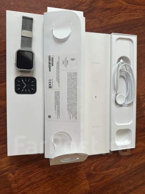Apple Watch Series 6. GPS, NFC, IP67, IP68 ����
