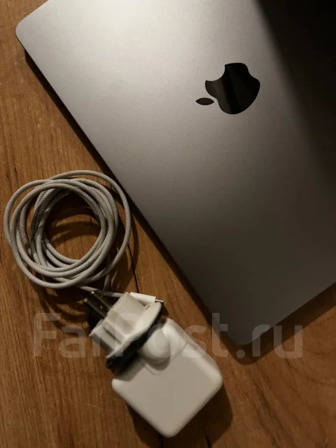 Apple MacBook Air 13 2022. 13.6", ��� 8 ��, ���� 256���, WiFi: 1, Bluetooth: 1 ����