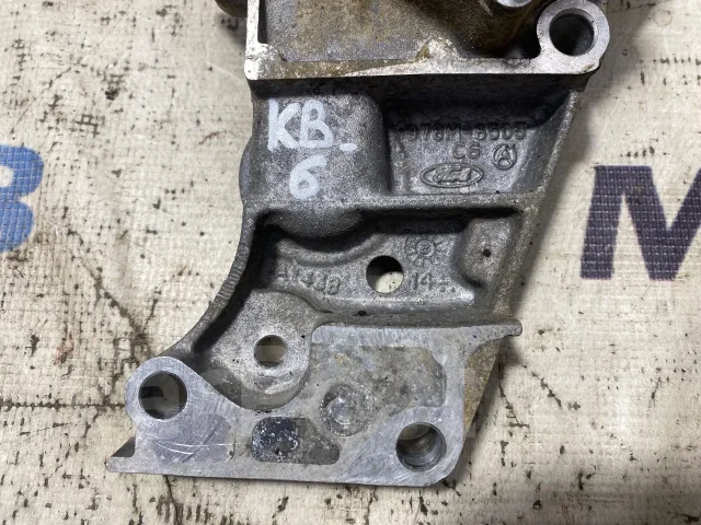 ������ ����� Mazda/Ford YF YF09-15-100 ����