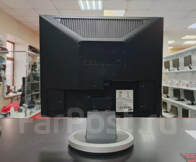 Samsung. 19", ���������� �� (LCD, LED, QLED) ����
