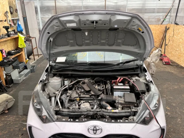 Toyota Yaris. KSP210, 1KRFE ����