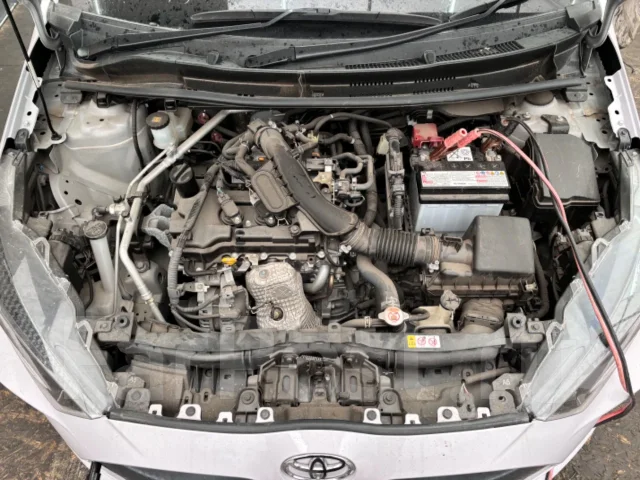 Toyota Yaris. KSP210, 1KRFE ����