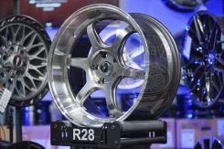 Advan Racing R6. 9.5x19", 5x114.3, ET22, �� 73,1���. ����