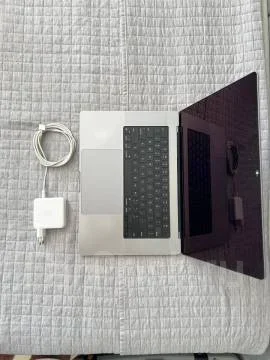 Apple MacBook Pro 16 2021. 16", ��� 16 �� ����