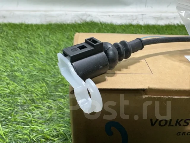 ������� ��������� 8V0698151S 8V0698151S ����