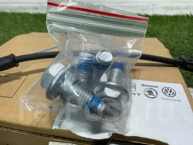 ������� ��������� 8V0698151S 8V0698151S ����