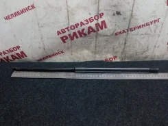 ����������� ����� ��������� AUDI A3 2004 8P3827552D 8P1 BDB 8P3827552D ����