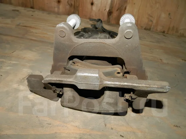 ������� Audi A6, ������ ������ 4F0615404A ����