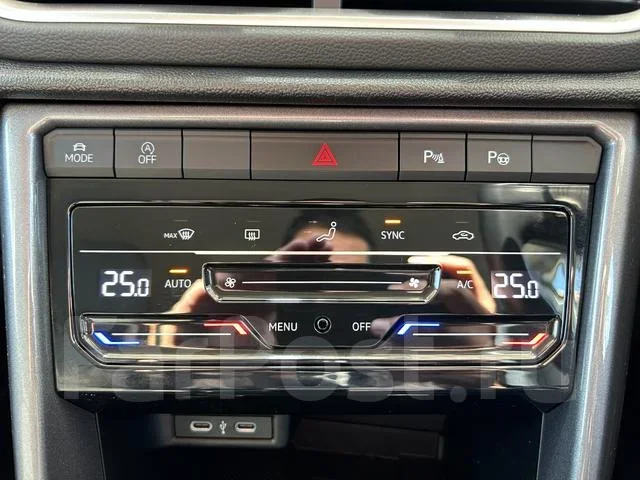 Volkswagen T-Roc. �������, ��������, 1.5 (150��.�.), ������, �/�. ��� ����� �� ������������ ����