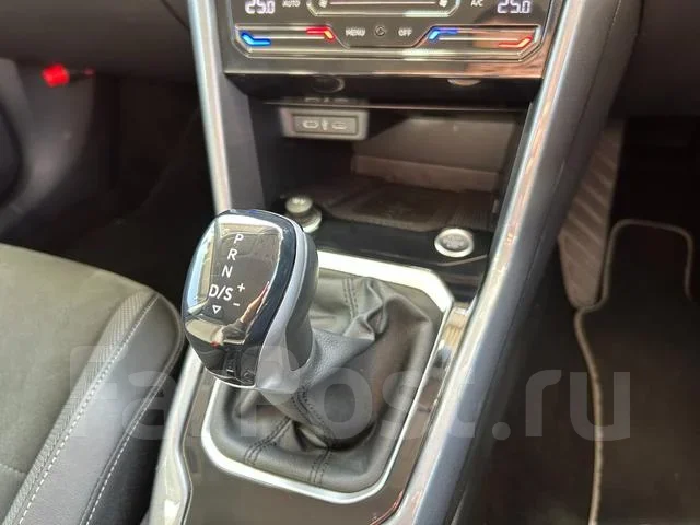 Volkswagen T-Roc. �������, ��������, 1.5 (150��.�.), ������, �/�. ��� ����� �� ������������ ����