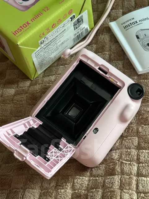 Fujifilm Instax Mini 12 ����