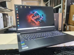 Hasee. 15.6", 2,5����, ��� 16 ��, ���� 512���, WiFi: 1, Bluetooth: 1, ����������� �� 2��. ����