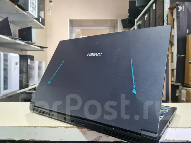 Hasee. 15.6", 2,5����, ��� 16 ��, ���� 512���, WiFi: 1, Bluetooth: 1, ����������� �� 2��. ����