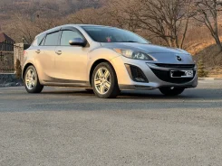 Mazda Axela. �������, ��������, ������, 170����. �� ����