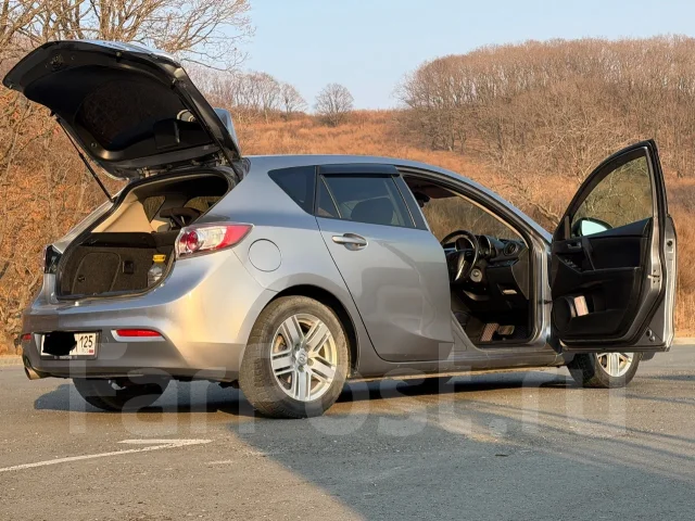 Mazda Axela. �������, ��������, ������, 170����. �� ����