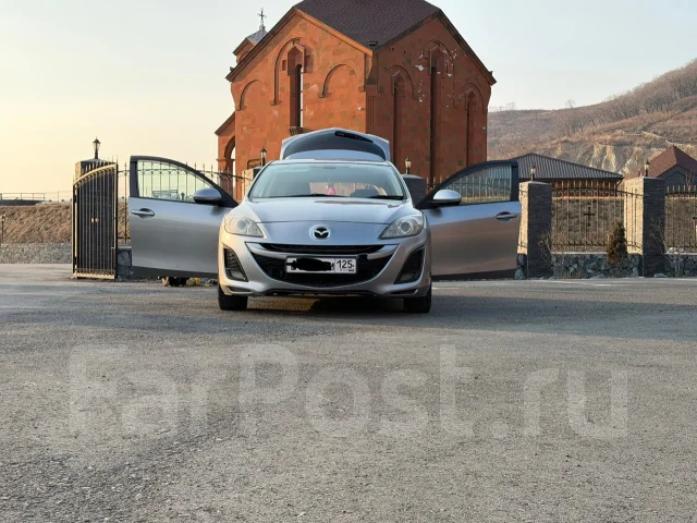 Mazda Axela. �������, ��������, ������, 170����. �� ����