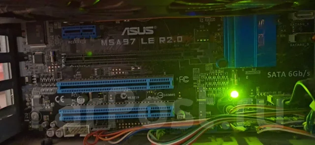 Socket AM3+ ����