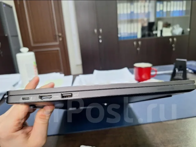 Maibenben M565. 15.6", 2,4����, ��� 8 ��, ���� 512���, WiFi: 1, Bluetooth: 1, ����������� �� 6��. ����