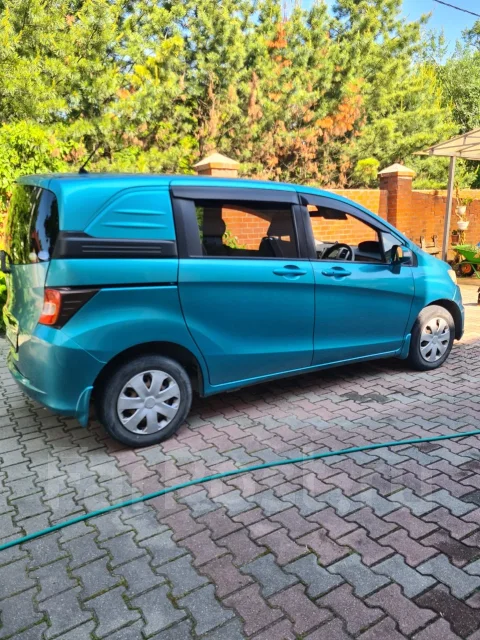 Honda Freed Spike. �������, ��������, 1.5 (118��.�.), ������, 141 114����. �� ����