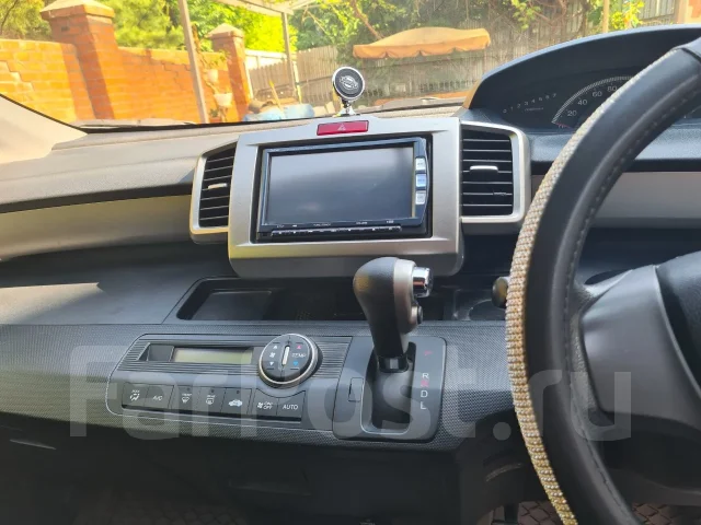 Honda Freed Spike. �������, ��������, 1.5 (118��.�.), ������, 141 114����. �� ����