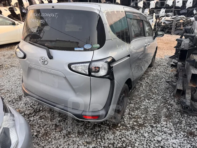 Toyota Sienta. NCP170 ����
